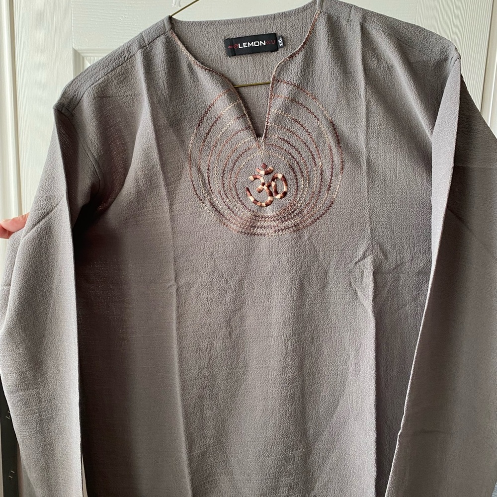 Shirt - Picture 2 of 3